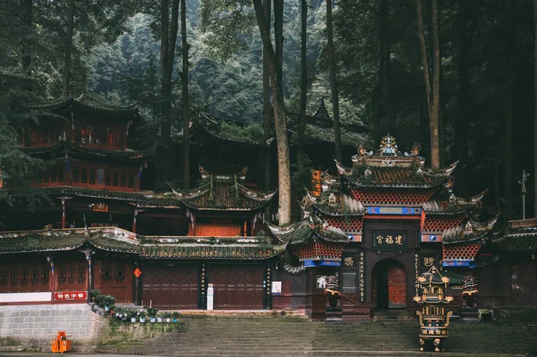 跟着攻略玩昆明,成都青城山都江堰一日游最佳攻略