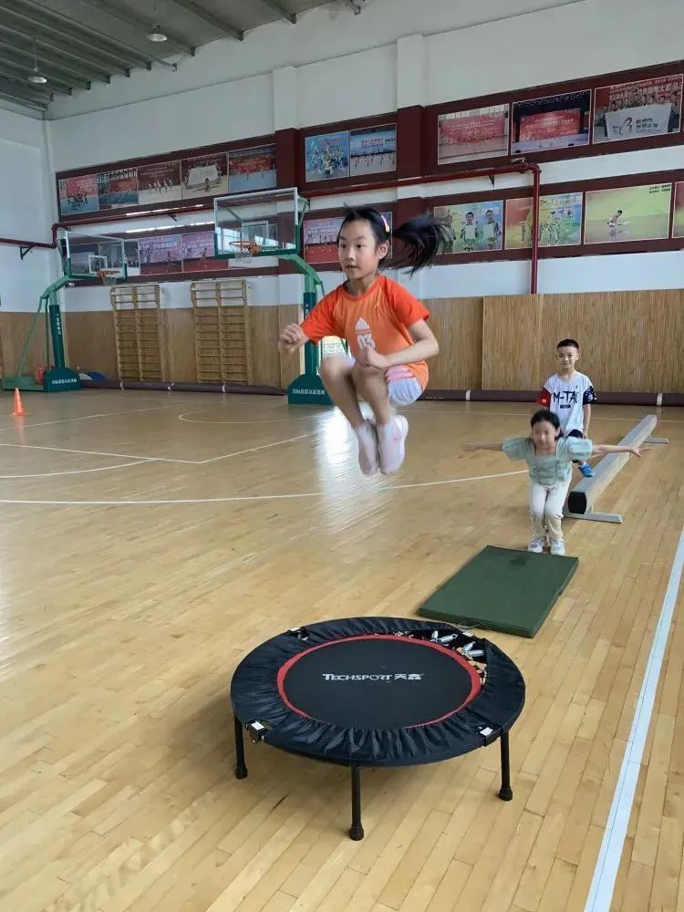 每天一节体育课落实情况,每天一节体育课是真的吗