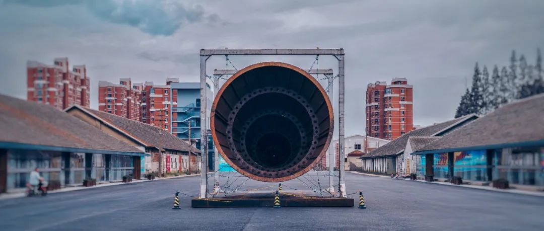 篮球场绿茵场,虹口足球场附近有篮球场