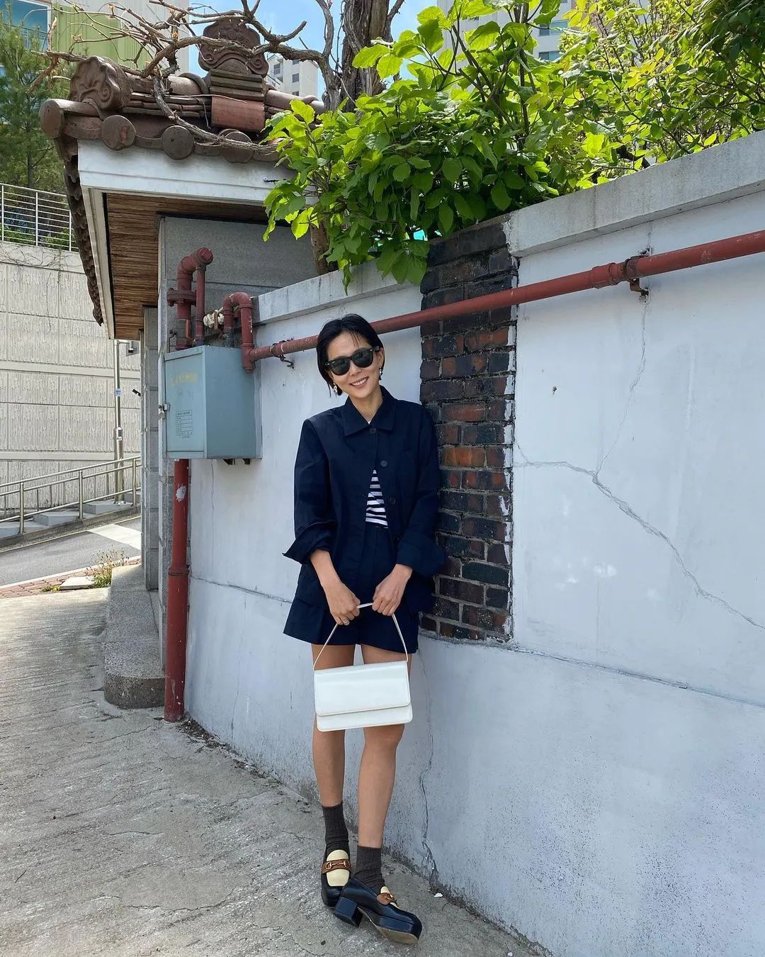 买了好多衣服和鞋子,买了好多鞋子