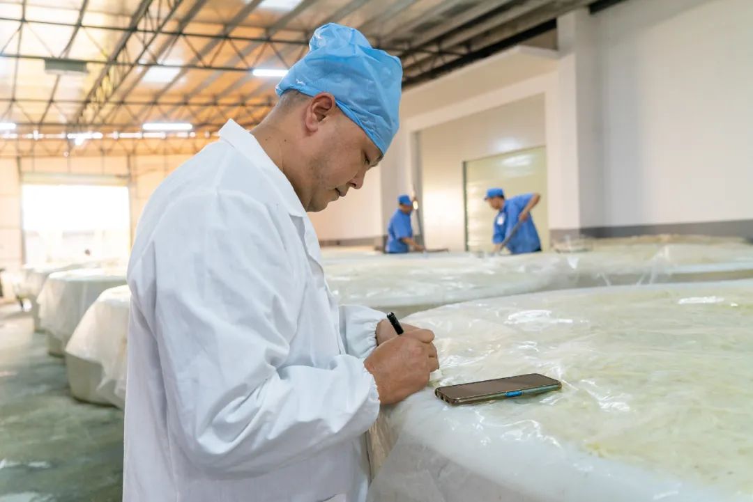 柳州螺蛳粉最正宗的地方在哪里,带你参观地道的柳州螺蛳粉店