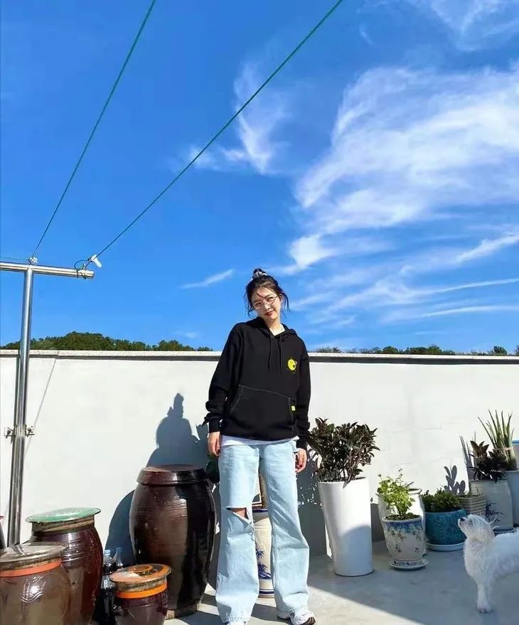 卫衣无帽赵露思,卫衣赵露思