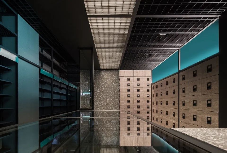 冷峻理性、精准高效-厦门德善堂药店/喜玛拉雅设计