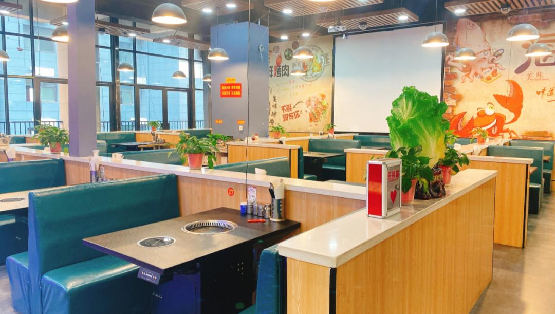 卢氏汉釜宫：海鲜、烤肉、小吃...通通不限量！豪横自助来啦！39.9元购汉釜宫单人自助餐，海鲜、烧烤、牛排、甜点...都是你的！