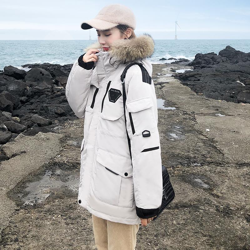 羽绒服千万别乱买这样穿又暖又美,羽绒服穿大的暖还是贴身的暖