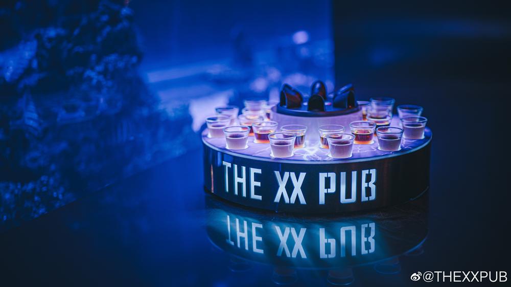 成都又新添一大波“明星店”!关晓彤的奶茶、黄晓明的复古烤肉、网红厨师王刚的秘制卤菜…都来啦