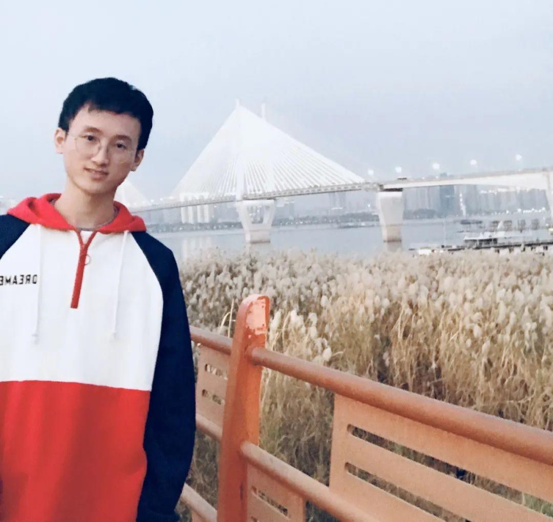 向优秀青年看齐,向优秀的人才们看齐的表现