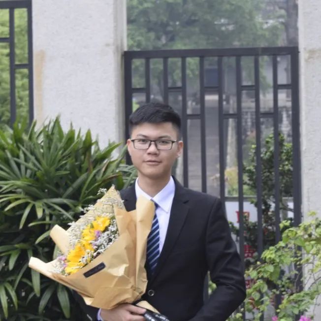 向优秀看齐向榜样靠拢,向优秀的前辈们看齐