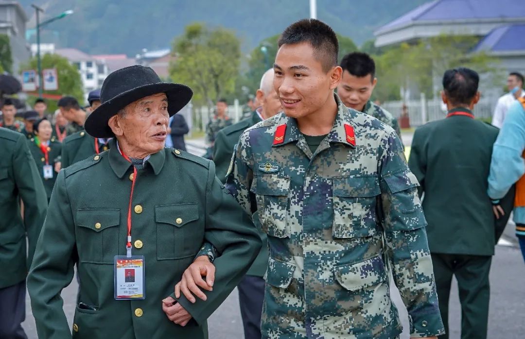 做一棵茁壮成长的树,做一棵大树遮风挡雨