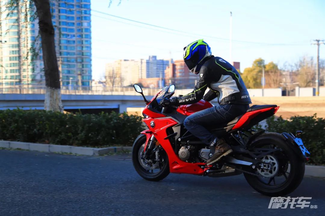 qjmotor新赛600超跑版评测,qjmotor赛600标准版和超跑版区别