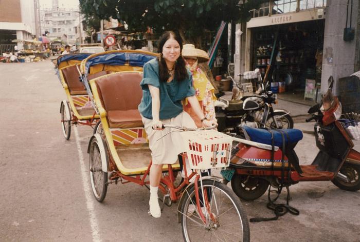 三毛离开30年了她到底是什么样子,三毛哭着离开周庄表明了什么