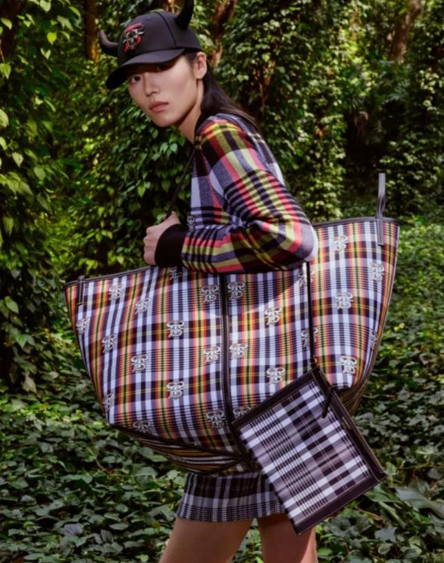 巴宝莉burberry2017秋装新款,burberry巴宝莉外套必买经典款