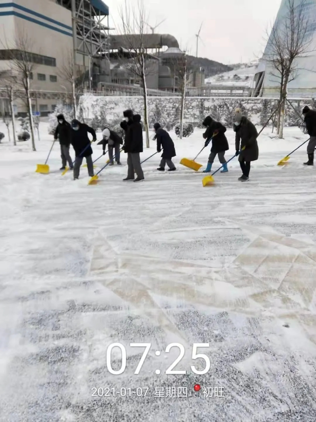 八角电厂迎战暴风雪“雪窝”里奋斗出“暖流”歌