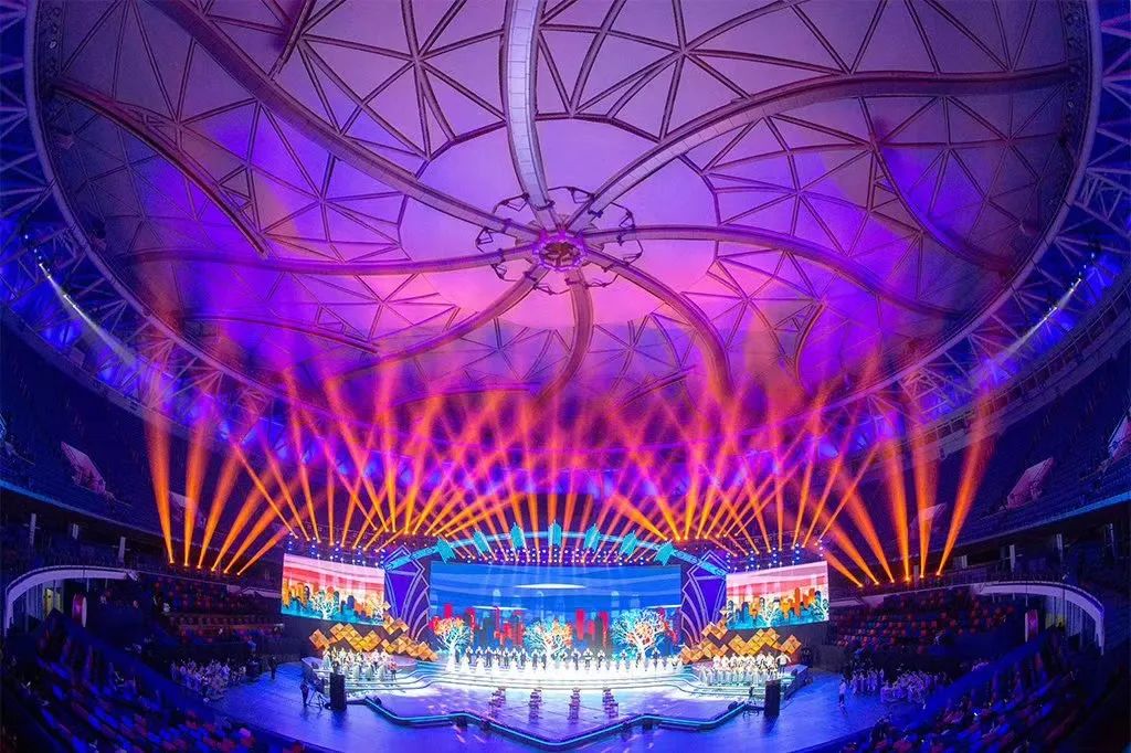 15平多功能书房兼客房一体,城市书房各有特色