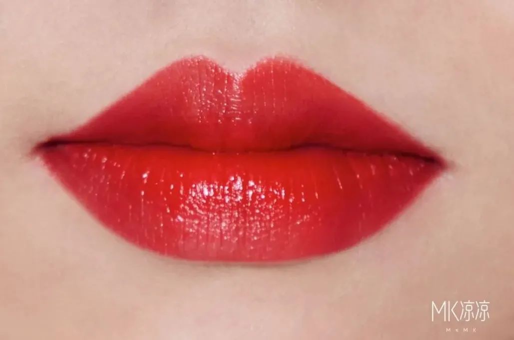 年度最上头的口红只要100多块,最正的正红色口红
