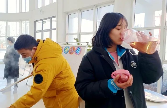 为了“暖起来”这件事儿，他们秀出了“十八般武艺”……