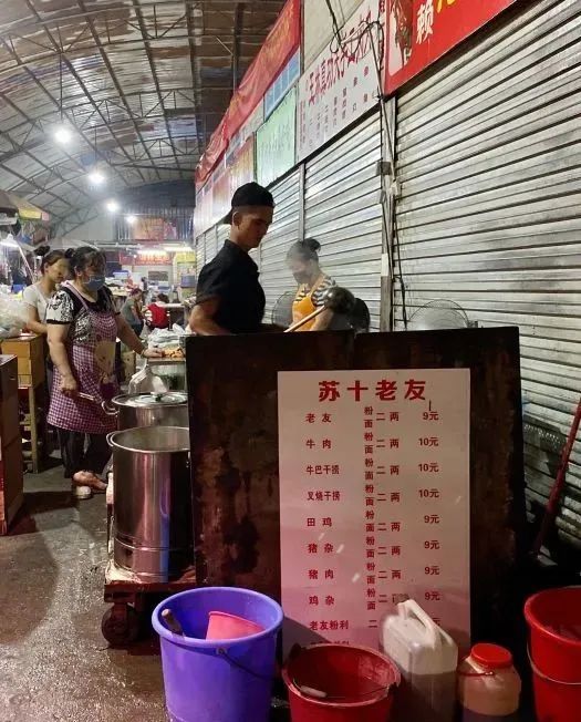 南宁这15家小店，没空调、几乎没座位，却从冬天排队到了夏天！