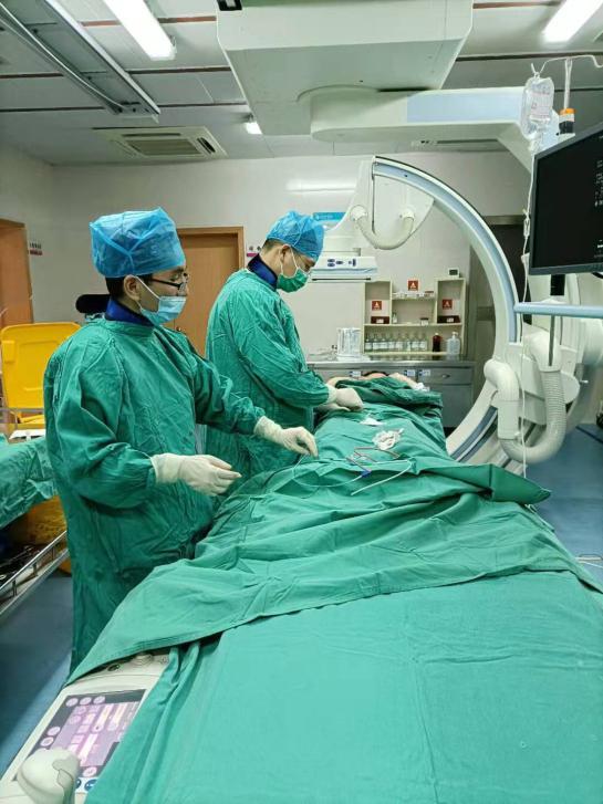 临时起搏器治疗暴发性心肌炎,七岁女孩暴发性心肌炎