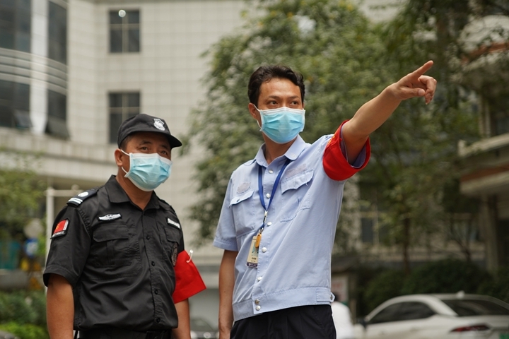 致敬劳动者点赞评论,向劳动者致敬为奋斗者点赞