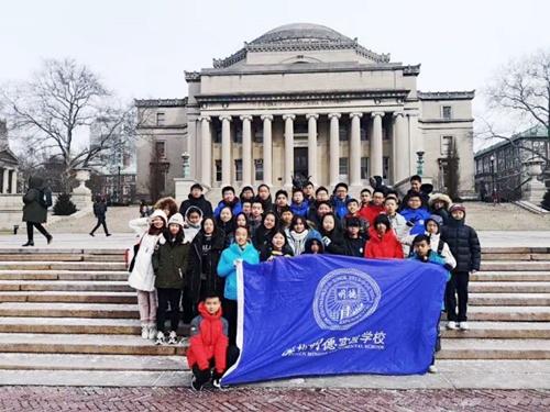 香蜜湖片区新型精品“高中”，深圳明德实验学校开放日吸引近千名市民探访