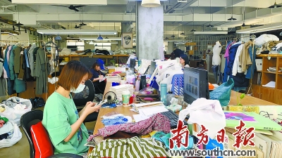 一件t恤的全球化之旅,一件晚礼服的旅程