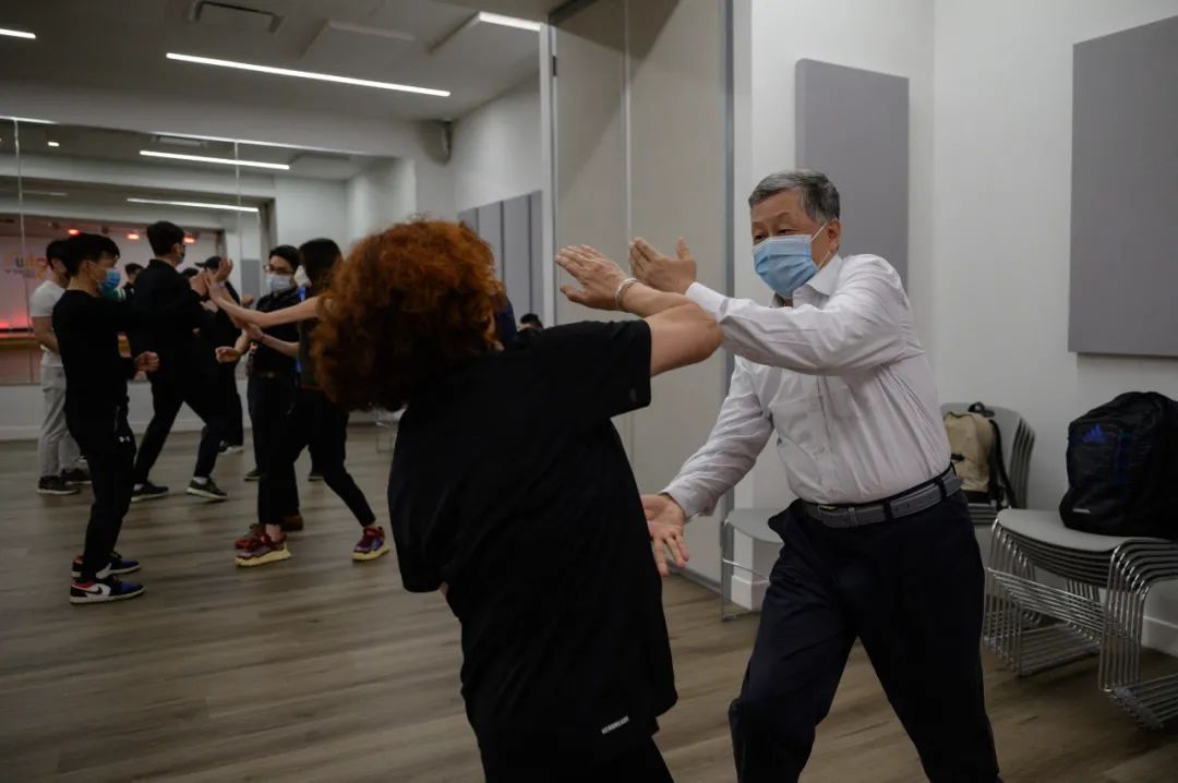 风暴里面的人是什么样的,风暴中的头像