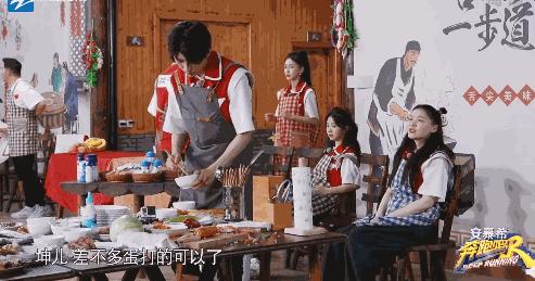 蔡徐坤金靖被逗日常,蔡徐坤金靖最新一期