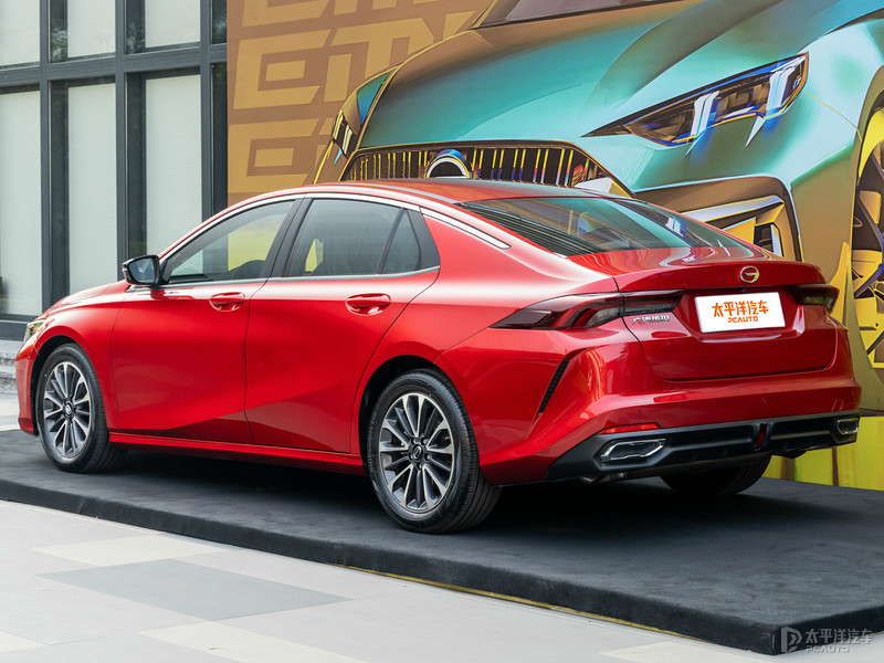 新款起亚嘉华实车曝光,2022丰田皇冠陆放豪华版图片