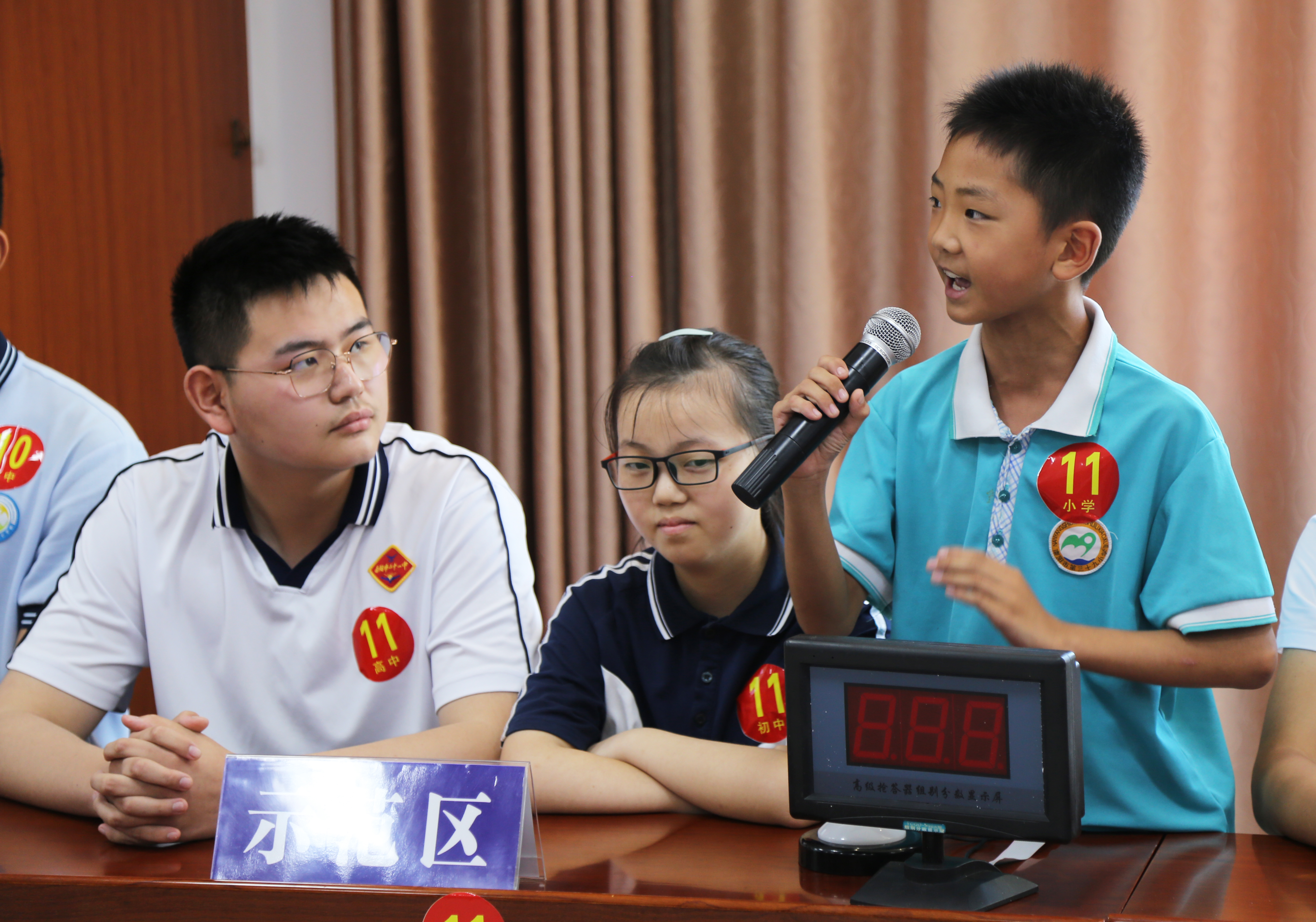 ​6月22日南阳市举办中小学生禁毒知识竞赛决赛——12支参赛队唇枪舌剑话“禁毒”