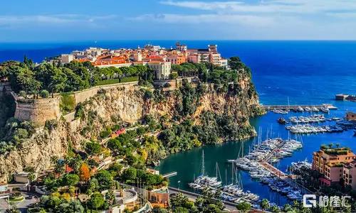 买不起衣服的人会说看不上,买不起衣服偏要买布料少的