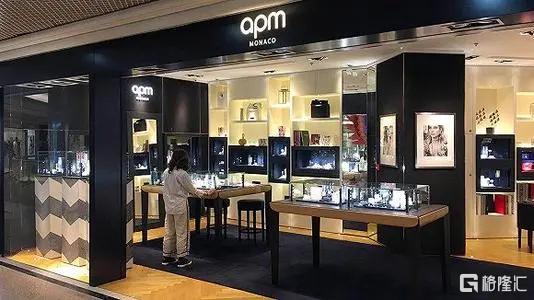 买不起衣服的人会说看不上,买不起衣服偏要买布料少的