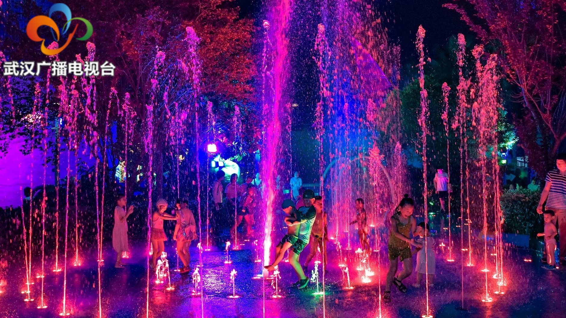 沉浸式魔术剧场秀,极地融晟海洋公园魔术表演