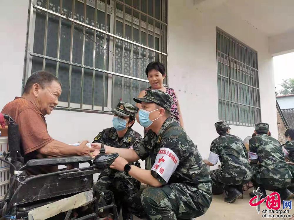 驰援河南抗疫医务人员救护车队,医院抗疫队伍支援疫区