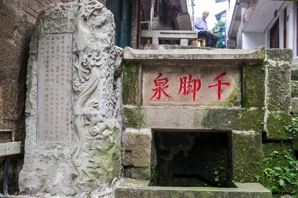 俯瞰万里长江第一桥及美丽的夜景,实拍万里长江第一城