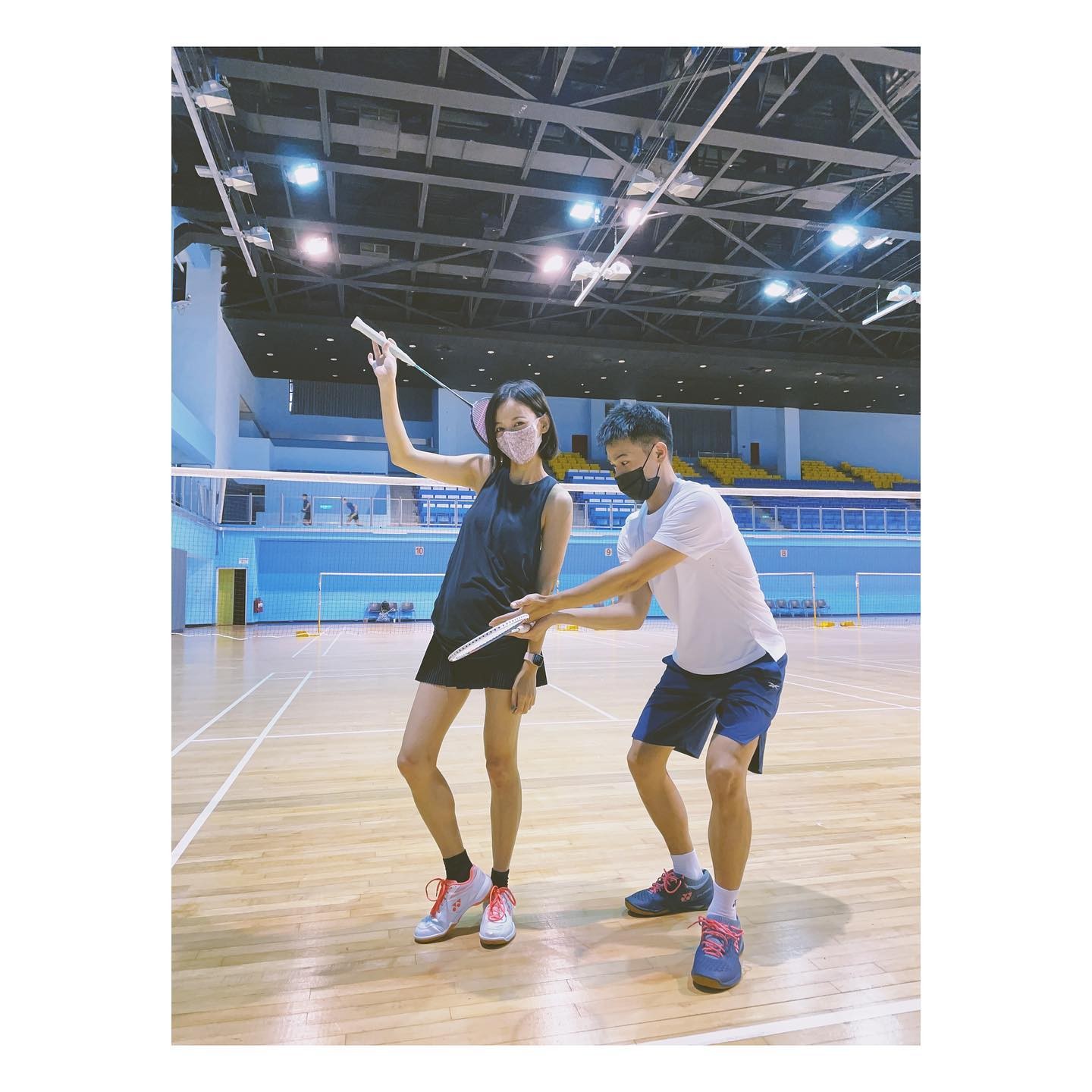 地表最强孕妇！陈意涵挺二胎孕肚「劈腿一字马」软Q筋骨惊呆网