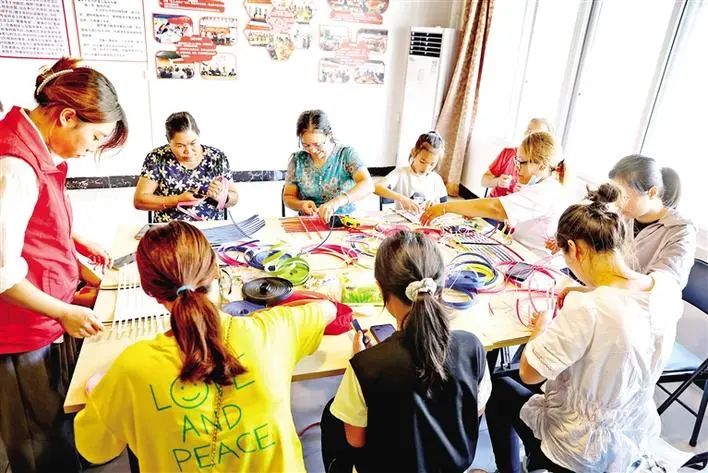 龙华区龙桥镇扶贫项目,龙华资助紫金学校