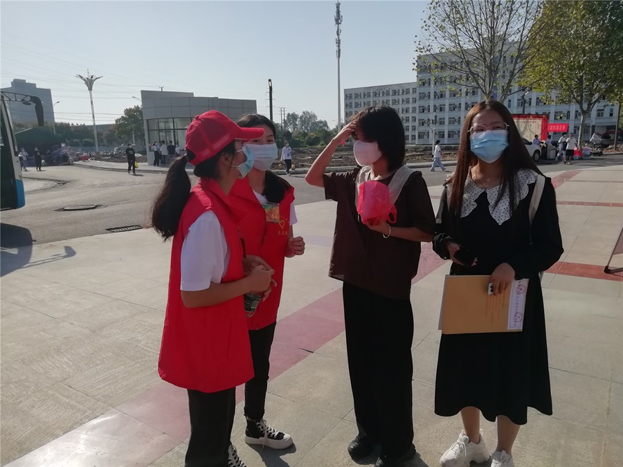 江汉艺术职业学院喜迎2021级新生