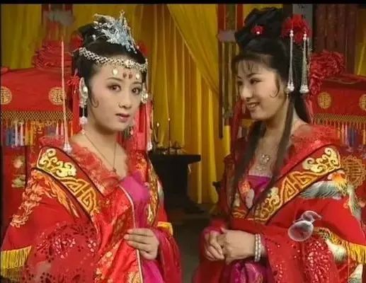 拜托给赵露思们好好梳下头