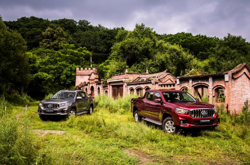 开皮卡自驾游合适吗,自驾游开皮卡好还是越野车好