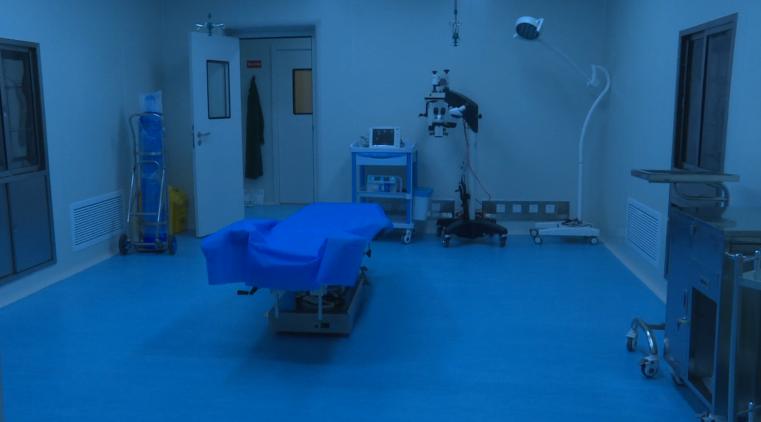 打着雨伞排着队!南充嘉陵昨天开业的这家医院竟然这样受欢迎……