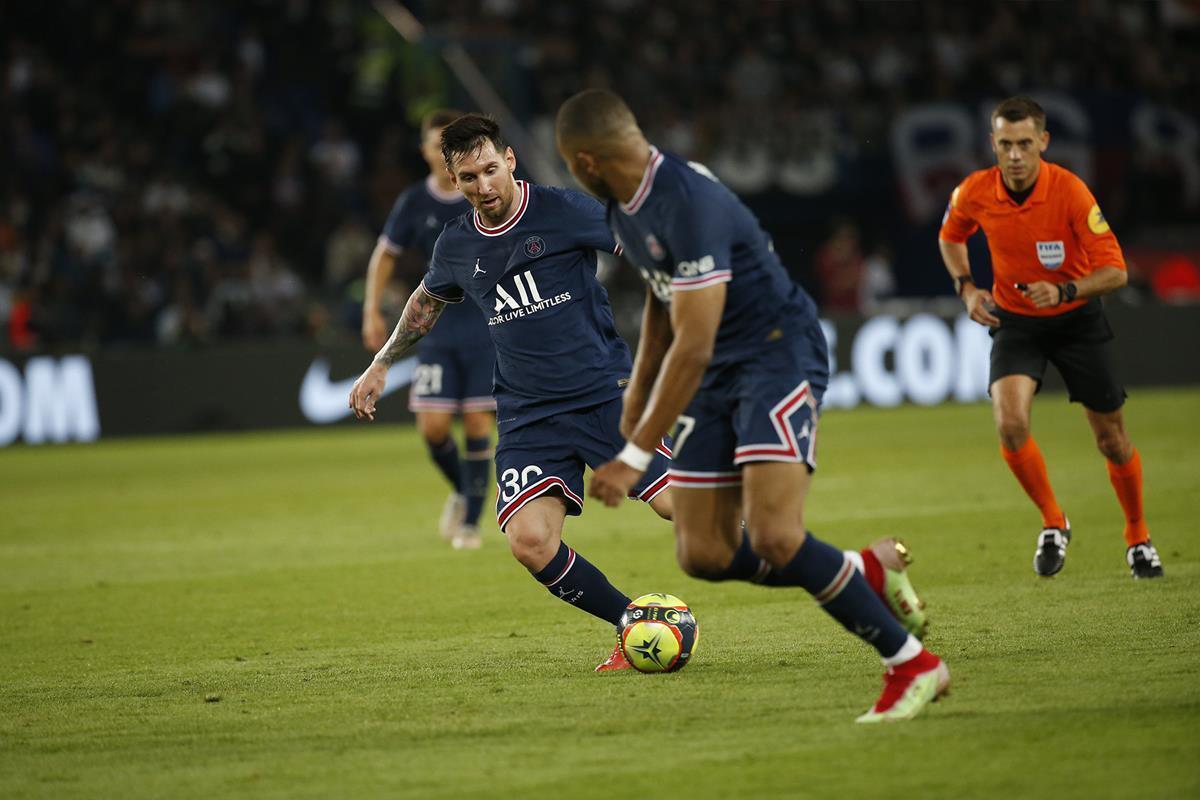 周杰伦巴黎圣日耳曼联名2024,周杰伦大巴黎联名