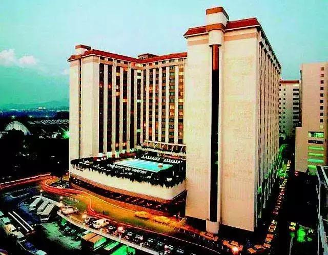 从上门女婿到千亿富豪,上门女婿逆袭成千亿珠宝大王