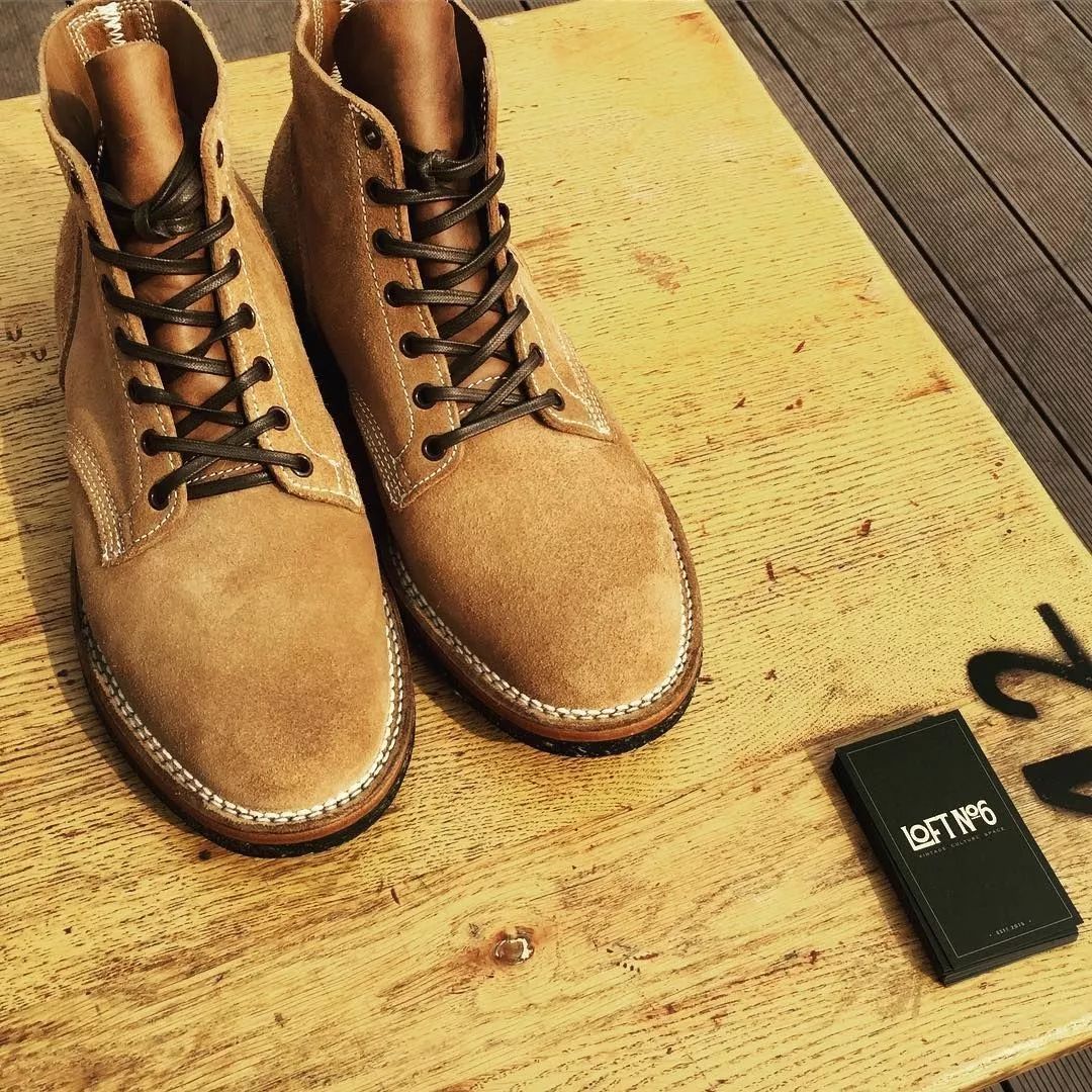 冬天又暖和又软适合穿的靴子,冬天最适合穿的靴子是什么颜色