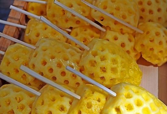 吃菠萝之前必须用盐水泡吗,吃菠萝之前应该用淡盐水泡一下吗