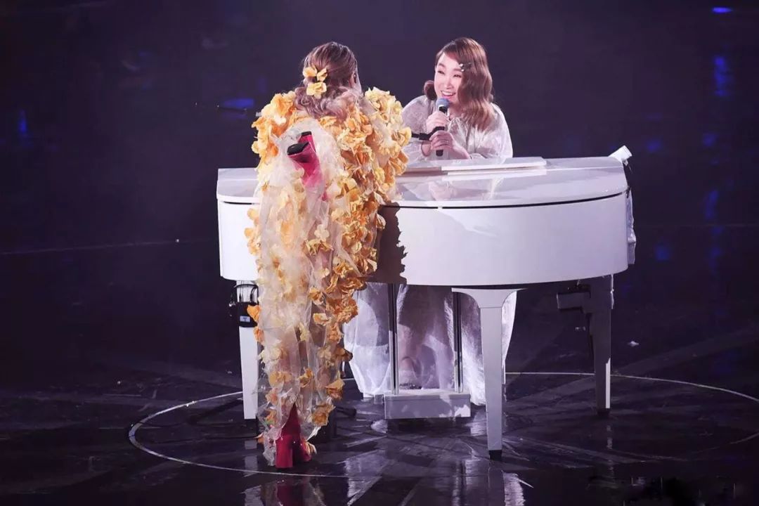 容祖儿张学友刘德华,容祖儿演唱会刘德华出场