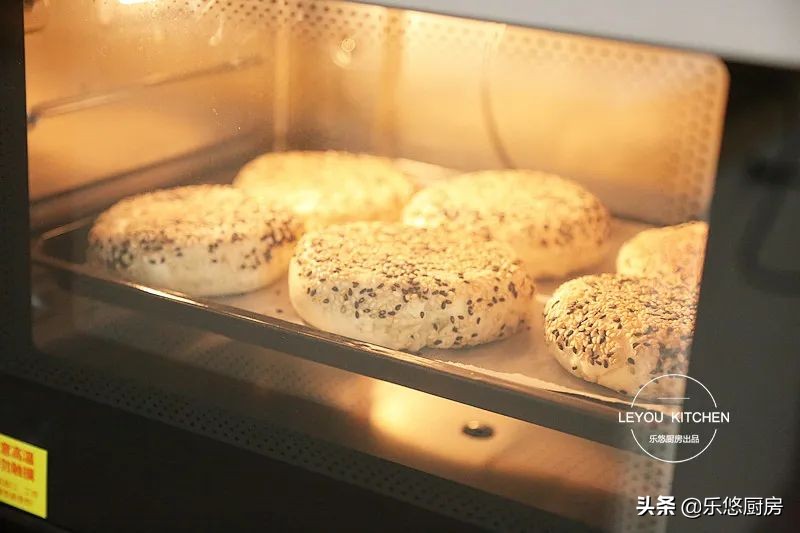 一斤面粉可以做几个油酥烧饼,1斤面粉可以做多少个饼