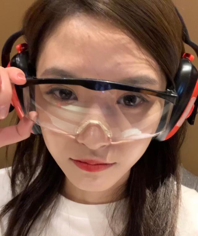 半藏森林原来还是位资深玩家？因吃鸡账号被盗，线下“苦练射击”