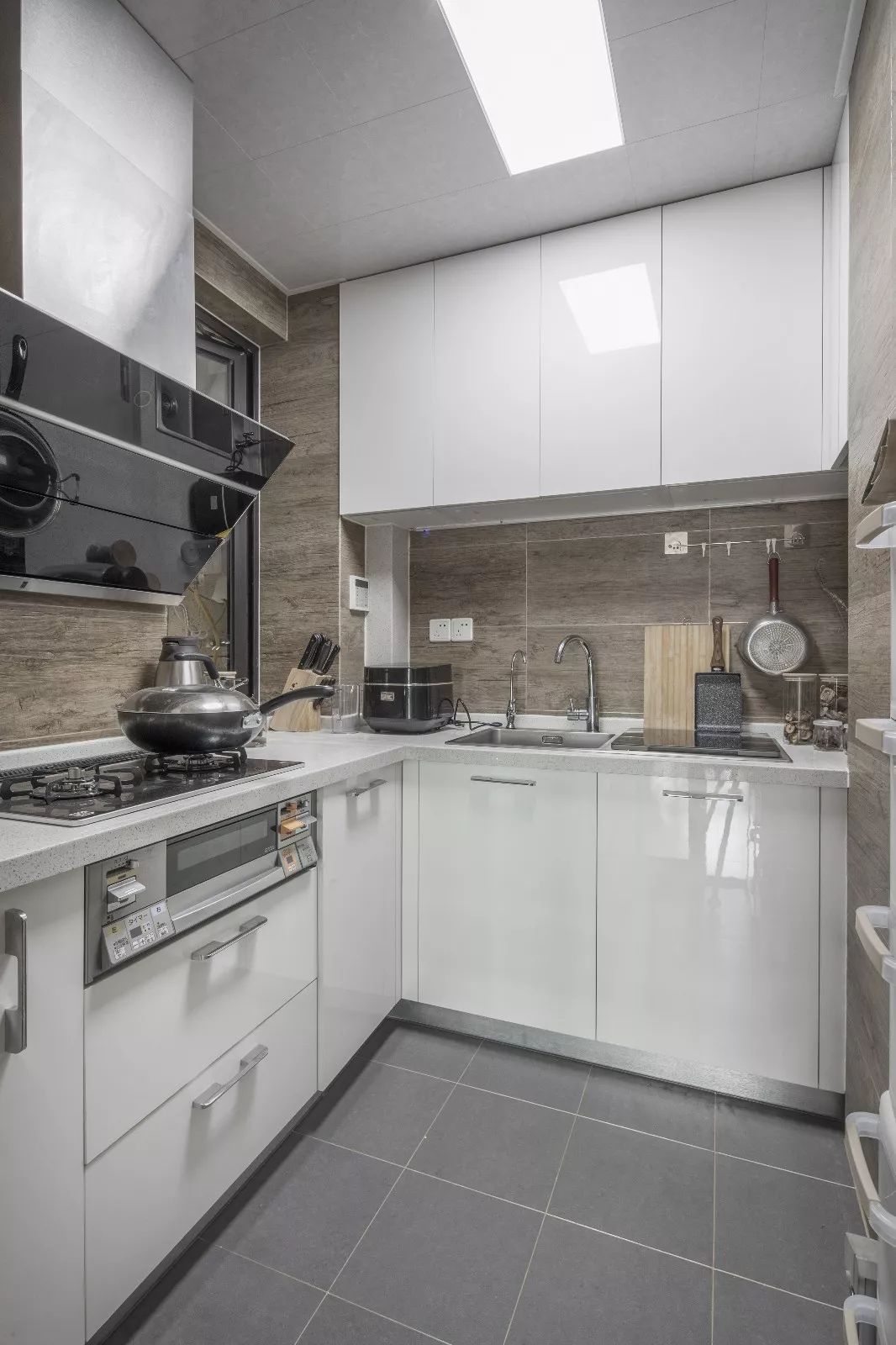 厨房橱柜门新中式款式和颜色,橱柜门颜色香芋色