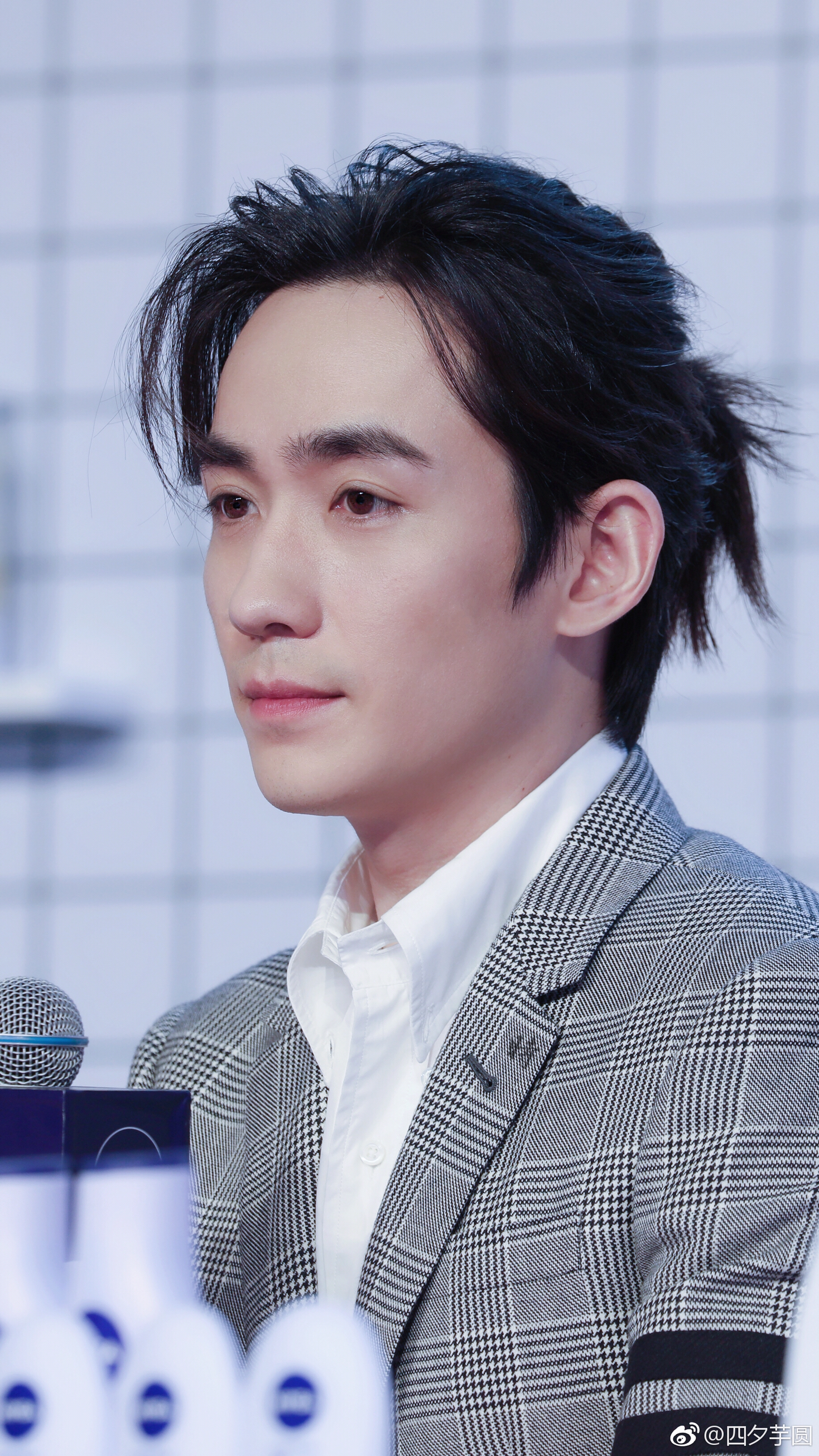 朱一龙白宇一样的小揪揪,朱一龙小揪揪高清壁纸无水印