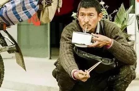 20岁嫩模被公开拍卖30万,暗网究竟有多脏?